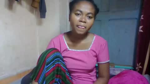 nilah online show from May 9, 5:01 am