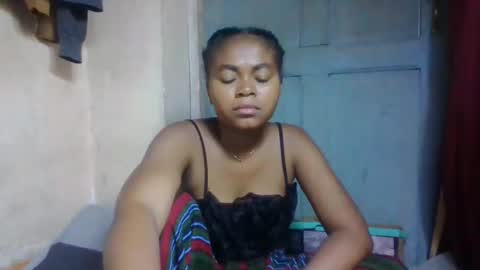 nilah online show from May 12, 5:32 pm