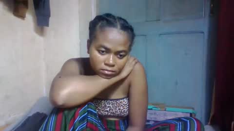 nilah online show from May 13, 6:27 pm
