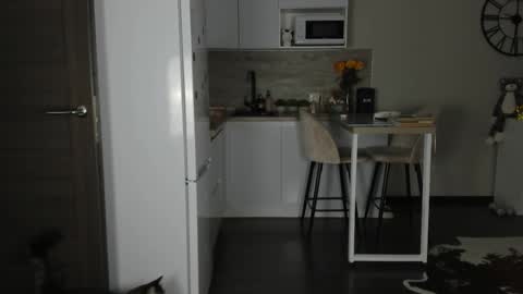 Bella online show from March 22, 11:30 pm