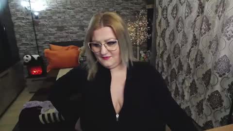 Blonde Nimpho online show from January 14, 8:52 am