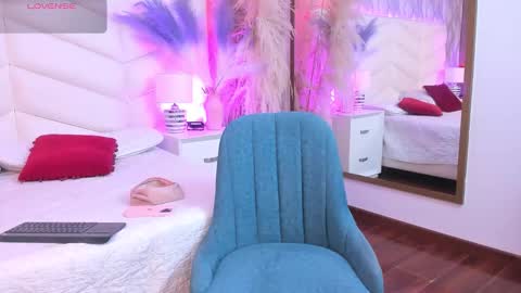 nina__ford online show from March 25, 12:22 pm