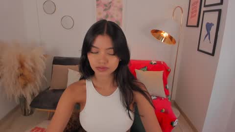 NINA online show from December 5, 7:49 pm