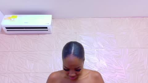 Snapshot of nina_bae_ chatting on April 18, 7:18 pm nina_bae_ online show from April 18, 7:18 pm