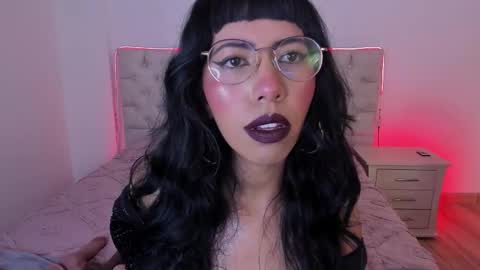 Nina Fox  online show from October 26, 1:28 pm