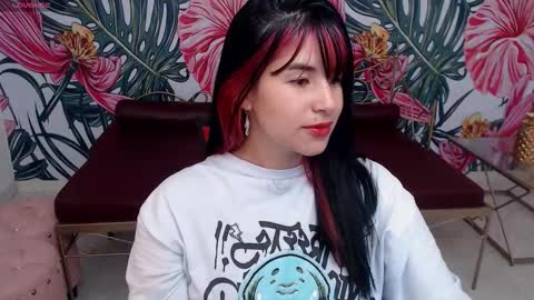 Nina online show from September 18, 8:11 pm