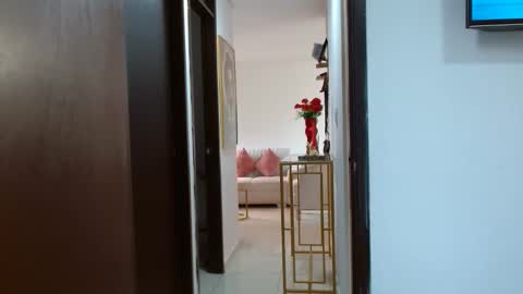 Carolina online show from February 11, 10:04 pm