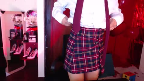 Snapshot of nina_paige chatting on February 16, 7:48 am nina online show from February 16, 7:48 am