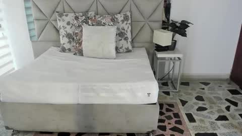  Nina  online show from October 14, 8:31 pm