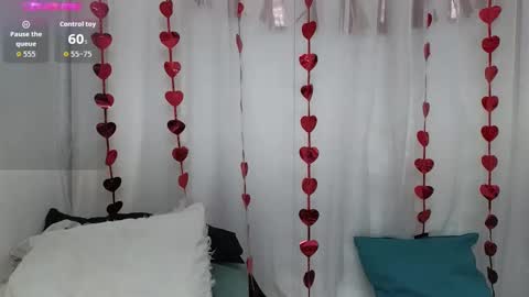 Snapshot of ninaa_fox chatting on October 3, 5:43 pm Ninaa fox online show from October 3, 5:43 pm