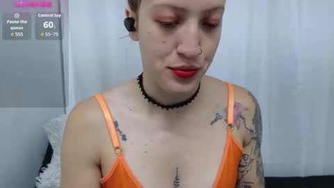 Snapshot of ninaa_fox chatting on October 28, 3:25 pm Ninaa fox online show from October 28, 3:25 pm