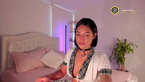 Snapshot of ninaa_sky chatting on November 30, 1:59 pm online show from November 30, 1:59 pm