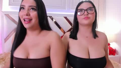 Snapshot of ninablooms01 chatting on March 12, 4:18 am Nina online show from March 12, 4:18 am