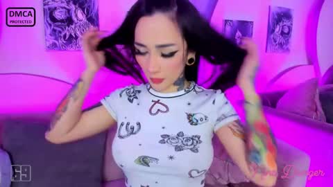 Snapshot of ninadanger chatting on December 5, 1:06 pm Heyyy guys Im Ninas crazy online show from December 5, 1:06 pm