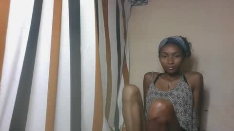 ninaeaa online show from December 5, 6:04 pm