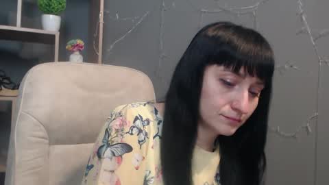 ninaflawlees online show from November 29, 1:14 pm