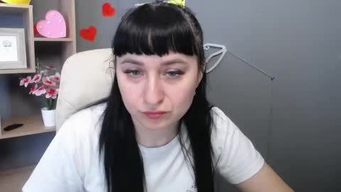 ninaflawlees online show from May 12, 12:02 pm
