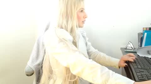 Snapshot of ninakitdman chatting on September 25, 1:48 pm Ninakitdman online show from September 25, 1:48 pm