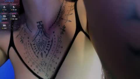 ninamonroee online show from April 14, 11:11 pm