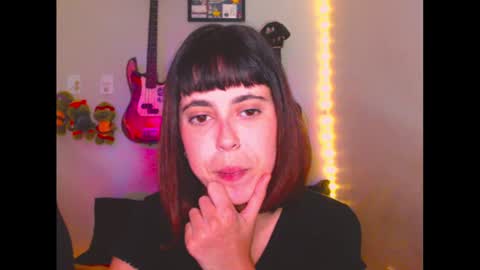 ninapellegrini17 online show from October 10, 9:25 pm