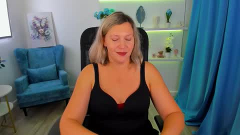 ninastarle online show from September 21, 11:45 am