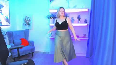 ninastarle online show from May 18, 4:29 am