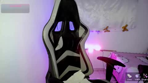 ninatinydoll1 online show from November 10, 9:08 am