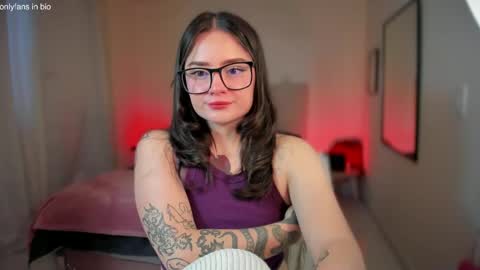 ninavolkov online show from February 1, 10:34 pm