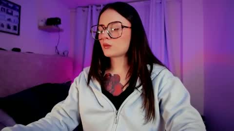 ninavolkov online show from October 6, 10:51 pm