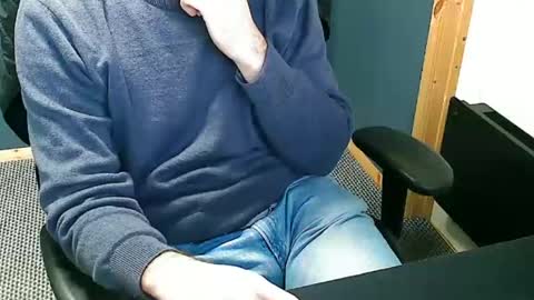 Snapshot of nineinches2222 chatting on December 9, 12:51 pm Nineinches online show from December 9, 12:51 pm