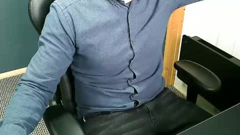 Snapshot of nineinches2222 chatting on February 17, 12:38 pm Nineinches online show from February 17, 12:38 pm