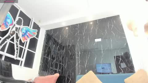 nini_beyker online show from May 18, 1:17 pm