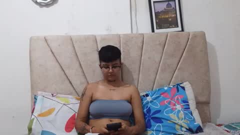 nini_smith online show from April 23, 5:48 pm