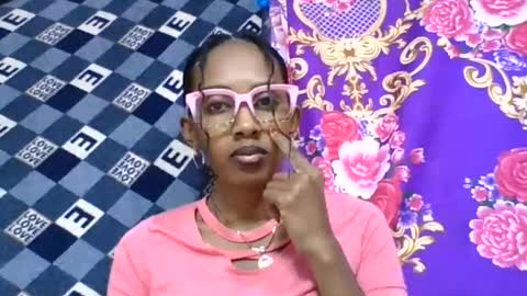 ninie246746 online show from July 7, 7:23 am