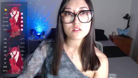 Snapshot of ninimoon chatting on October 6, 5:05 am Ninimoon online show from October 6, 5:05 am
