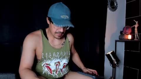 Snapshot of nipsfetich chatting on December 24, 2:43 am Steven online show from December 24, 2:43 am