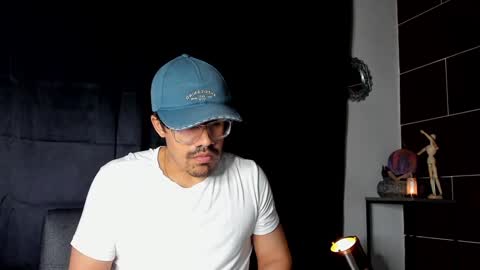 Snapshot of nipsfetich chatting on December 27, 12:18 am Steven online show from December 27, 12:18 am