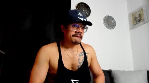 Snapshot of nipsfetich chatting on February 27, 2:42 am Steven online show from February 27, 2:42 am