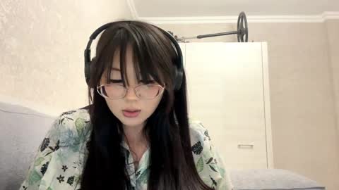 Snapshot of niranirachan chatting on April 1, 9:23 pm Nira online show from April 1, 9:23 pm