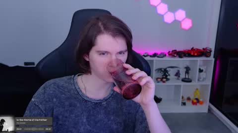 Snapshot of nitroshade chatting on March 6, 11:23 pm nitroshade online show from March 6, 11:23 pm