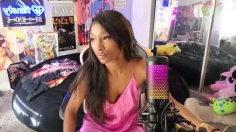 Snapshot of niviawolfe chatting on December 20, 5:09 pm NIVIA WOLFE online show from December 20, 5:09 pm