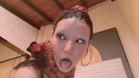 Snapshot of nix_wolf chatting on April 10, 11:48 am Nixx online show from April 10, 11:48 am