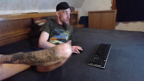 Snapshot of nixan85 chatting on March 31, 1:40 am nixan85 online show from March 31, 1:40 am