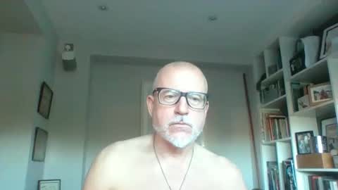 Snapshot of nmmm124347 chatting on March 17, 9:34 am nmmm124347 online show from March 17, 9:34 am