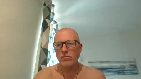 Snapshot of nmmm124347 chatting on April 21, 7:58 am nmmm124347 online show from April 21, 7:58 am