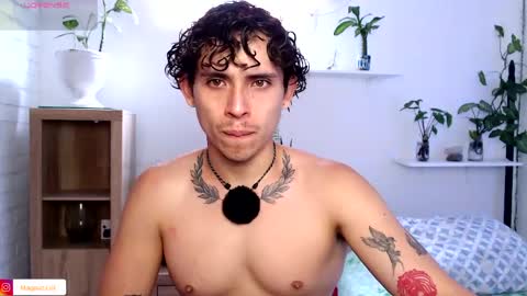 Snapshot of no_face_69 chatting on April 19, 5:01 pm x online show from April 19, 5:01 pm