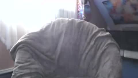 Snapshot of no_facequeen chatting on January 15, 2:21 pm Leah online show from January 15, 2:21 pm