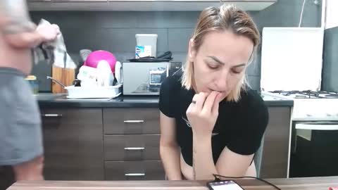 Snapshot of no_limit_coupl3 chatting on October 3, 5:48 am no_limit_coupl3 online show from October 3, 5:48 am