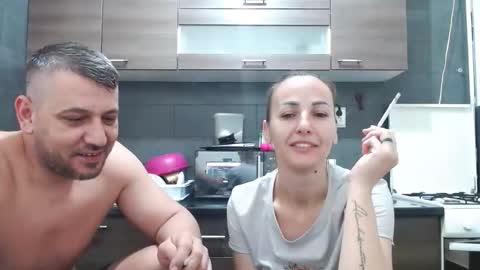 Snapshot of no_limit_coupl3 chatting on October 8, 6:11 am no_limit_coupl3 online show from October 8, 6:11 am