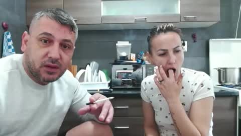 Snapshot of no_limit_coupl3 chatting on October 21, 6:03 am no_limit_coupl3 online show from October 21, 6:03 am